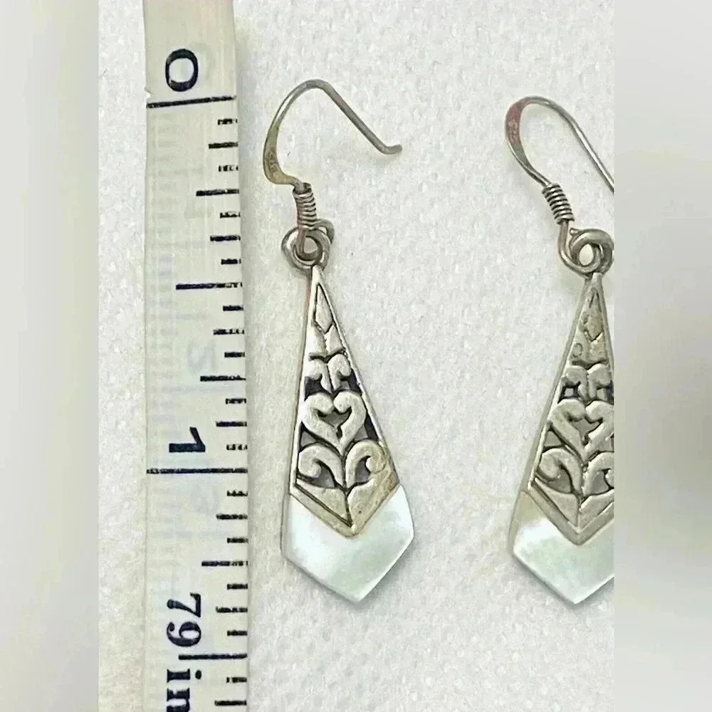✨Sterling  silver earrings with mother of pearl ✨ - Picture 7 of 7